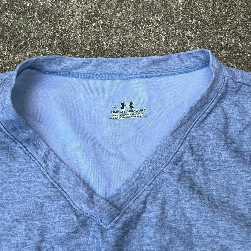 Under Armour Long Sleeve V-Neck Shirt Modern Girls XL Light Blue Heather Tee Top - Picture 2 of 6
